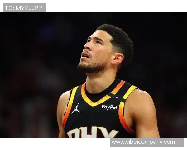 布克半场表现分析:进攻欲望强烈却命中率低贡献15分4板3助正负值高达22