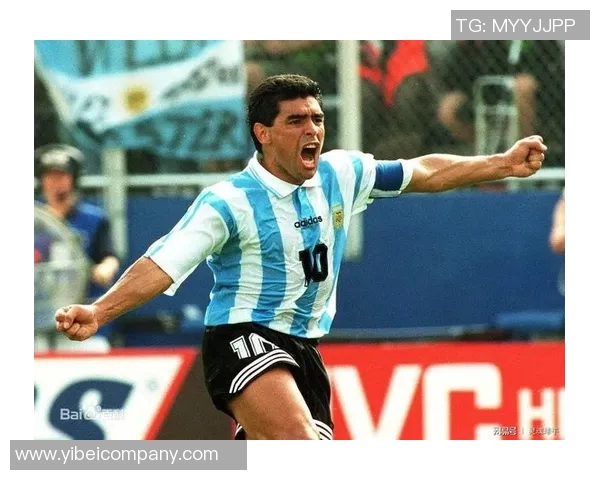 阿根廷队深情怀念马拉多纳：你永远活在我们心中每一天