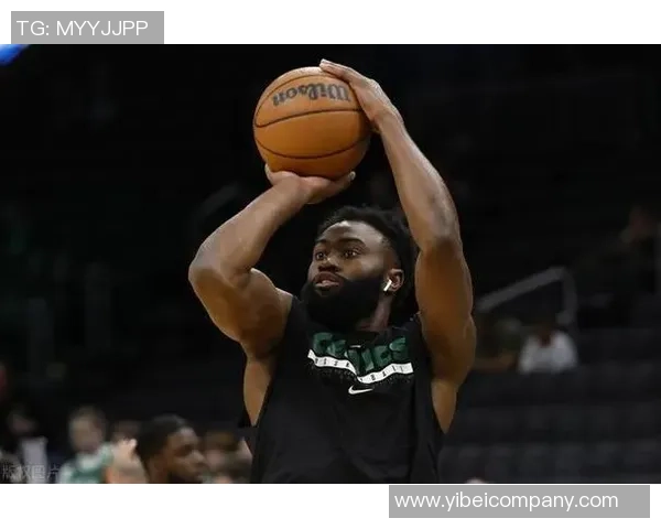 杰伦布朗：全力以赴展现自我同时激励身边队友共同进步